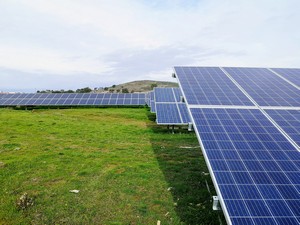 Placa solar flexível